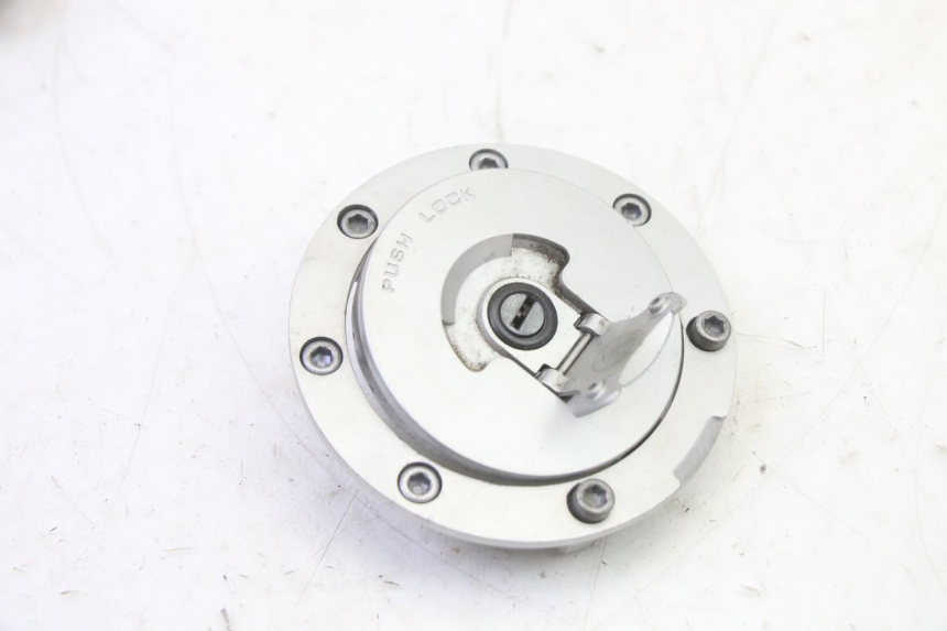 photo de ZESTAW ZAMKA I KLUCZYKA NEIMAN HONDA CBR RR FIREBLADE 900 (1992 - 1994) - Szczegóły charakterystyczne