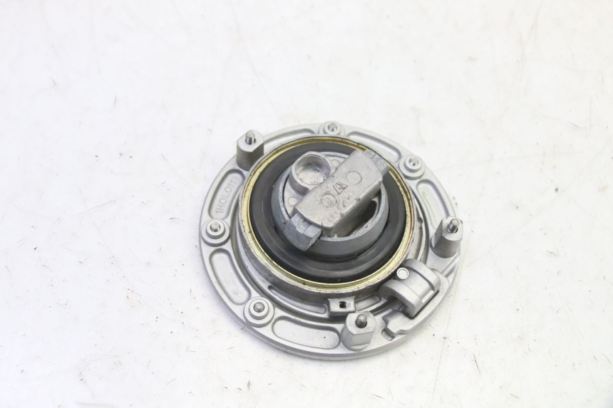 photo de ZESTAW ZAMKA I KLUCZYKA NEIMAN HONDA CBR RR FIREBLADE 900 (1992 - 1994) - Widok z bliska