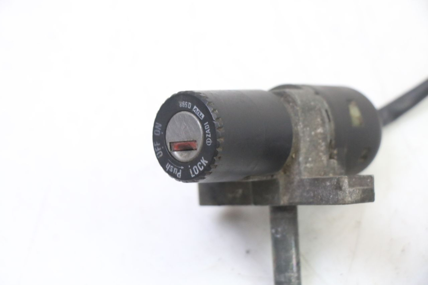 photo de ZESTAW ZAMKA I KLUCZYKA NEIMAN APRILIA CLASSIC 125 (1995 - 2001) - Inny kąt widzenia