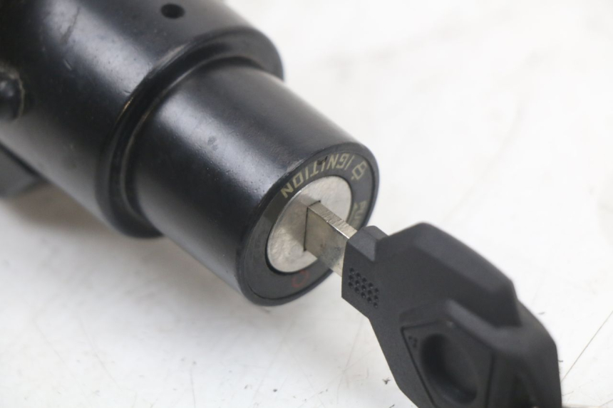 photo de ZESTAW ZAMKA I KLUCZYKA NEIMAN EBROH BRAVO GLE 1 (2020 - 2024) - Stan powierzchni