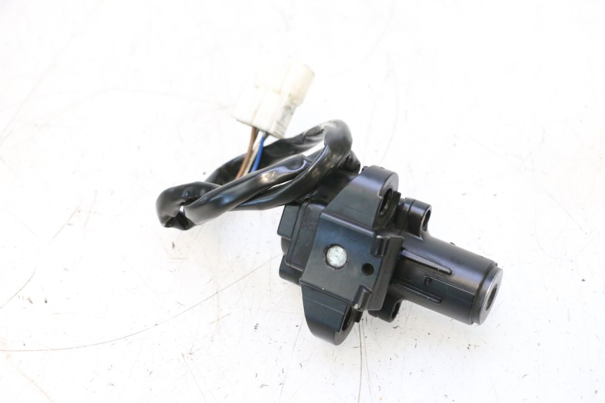 photo de ZESTAW ZAMKA Z KLUCZYKIEM ZAPŁONOWYM KAWASAKI ER-6 ER6 F ABS 650 (2012 - 2016) - Zbliżenie techniczne