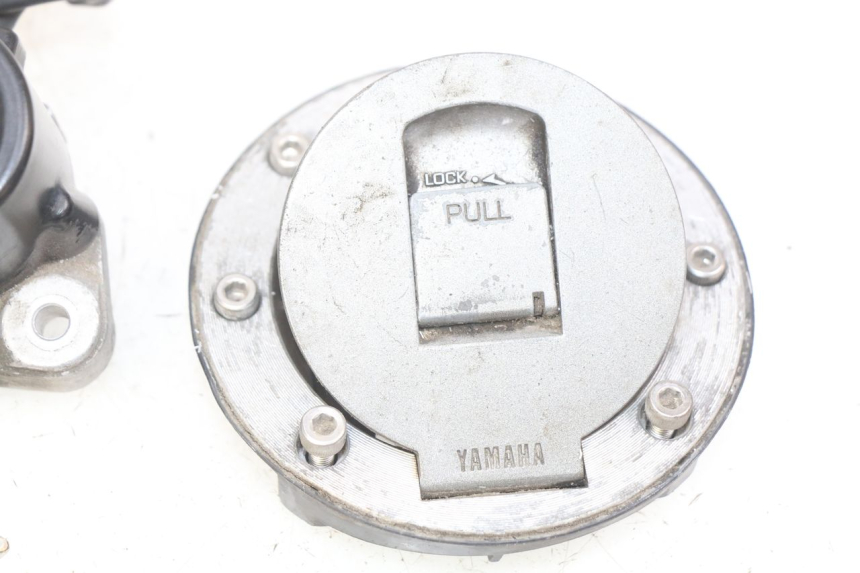 photo de ZESTAW ZAMKA I KLUCZYKA NEIMAN YAMAHA FJ 3CX 1200 (1986 - 1996) - Zbliżenie komponentów