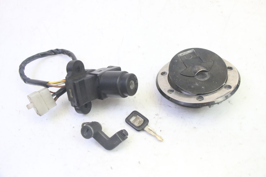 photo de ZESTAW ZAMKA I KLUCZYKA NEIMAN KAWASAKI GPZ RX 1000 (1986 - 1988) - Widok główny