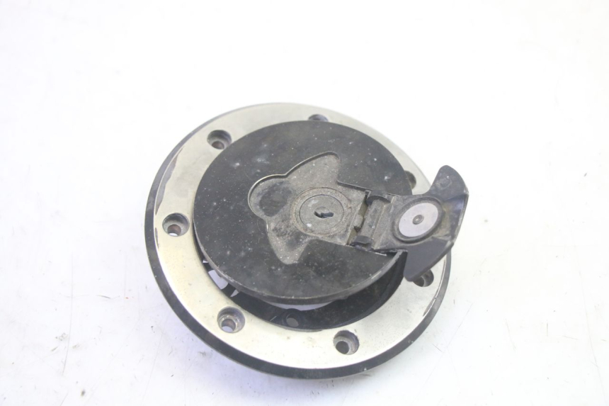 photo de ZESTAW ZAMKA I KLUCZYKA NEIMAN KAWASAKI GPZ RX 1000 (1986 - 1988) - Zbliżenie komponentów