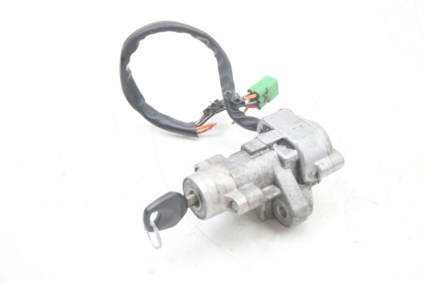 photo de ZESTAW ZAMKA I KLUCZYKA STACYJKI SUZUKI GSF S BANDIT 600 (2000 - 2004) - Punkty mocowania