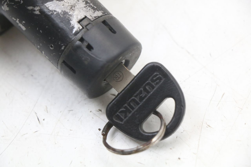 photo de ZESTAW ZAMKA I KLUCZYKA STACYJKI SUZUKI GSX E 250 (1982 - 1983) - Część sprawdzona