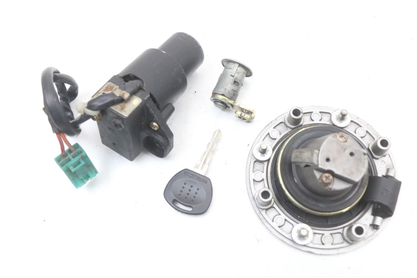 photo de ZESTAW ZAMKA I KLUCZYKA NEIMAN HYOSUNG GTR 125 (2006 - 2008) - Szczegół części