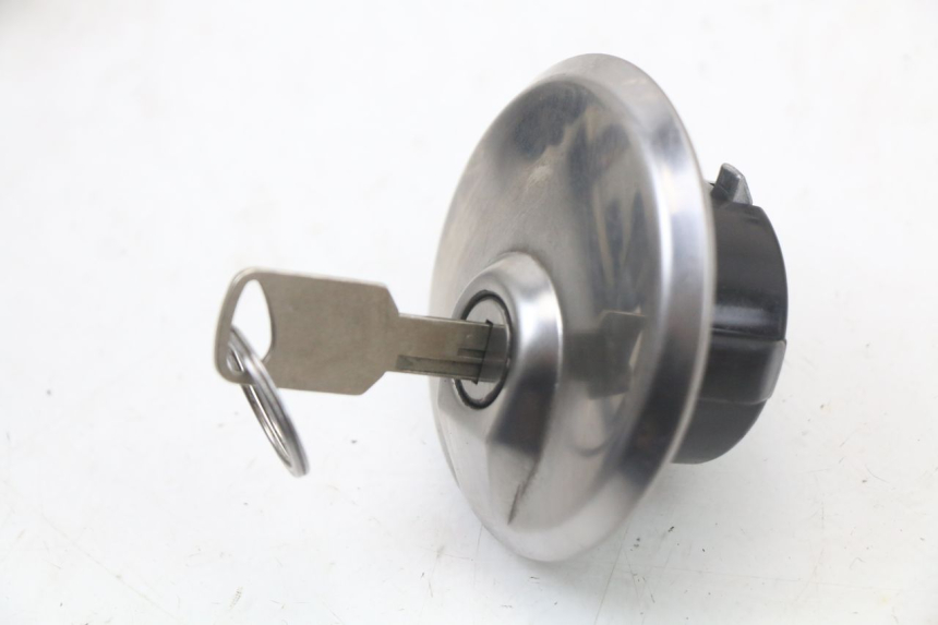 photo de ZESTAW ZAMKA I KLUCZYKA NEIMAN SUZUKI GZ MARAUDER 125 (1998 - 2004) - Widok produktu