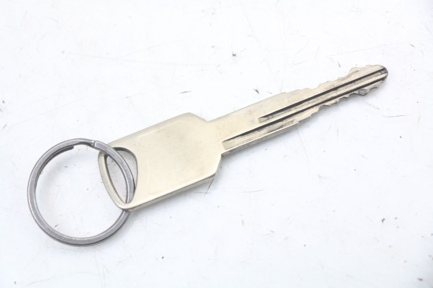 photo de ZESTAW ZAMKA I KLUCZYKA NEIMAN SUZUKI GZ MARAUDER 125 (1998 - 2004) - Zoom stanu zużycia