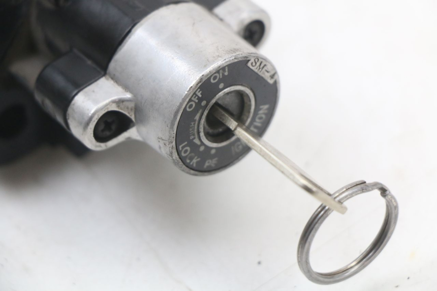 photo de ZESTAW ZAMKA I KLUCZYKA NEIMAN SUZUKI GZ MARAUDER 125 (1998 - 2004) - Stan powierzchni