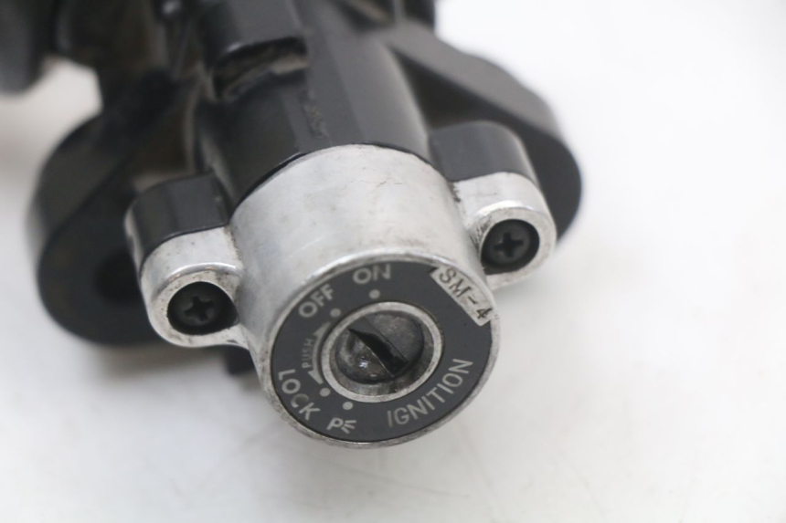 photo de ZESTAW ZAMKA I KLUCZYKA NEIMAN SUZUKI GZ MARAUDER 125 (1998 - 2004) - Część sprawdzona