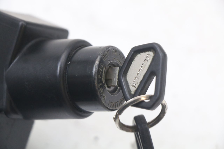 photo de ZESTAW ZAMKA I KLUCZYKA NEIMAN KAWASAKI GTR 1000 (1994 - 2004) - Widok ogólny