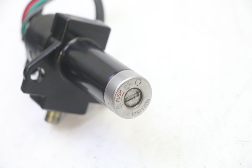 photo de ZESTAW ZAMKA I KLUCZYKA NEIMAN KIDEN KD125-G 125 (2018 - 2022) - Zoom stanu zużycia