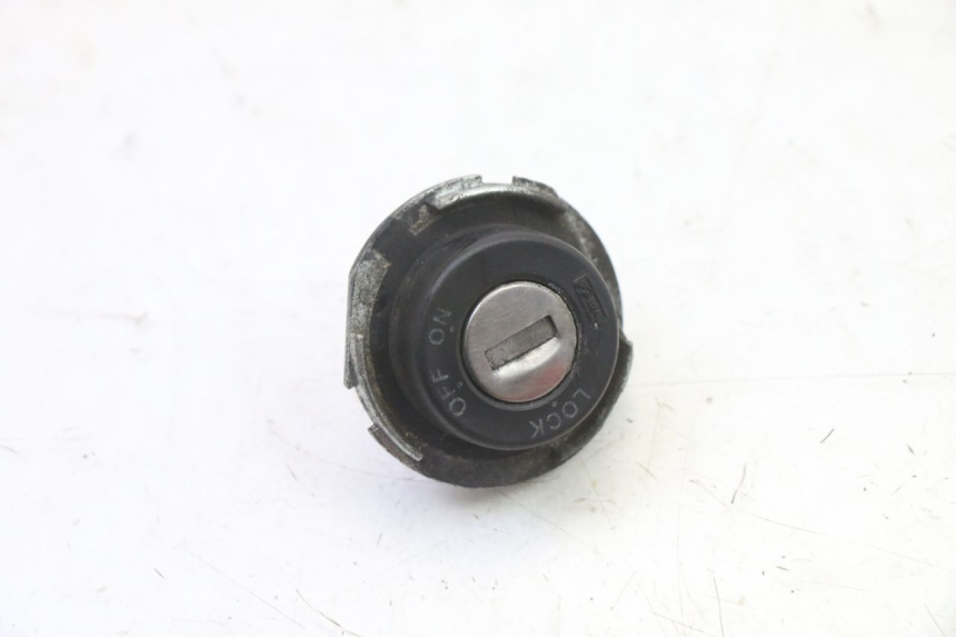 photo de ZESTAW ZAMKA I KLUCZYKA NEIMAN PIAGGIO LIBERTY 4T 50 (2009 - 2015) - Szczegół części