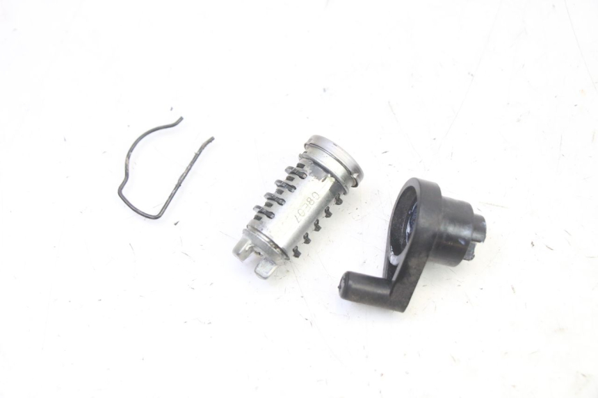 photo de ZESTAW ZAMKA I KLUCZYKA NEIMAN PIAGGIO LIBERTY 4T 50 (2009 - 2015) - Oznaczenia i referencje