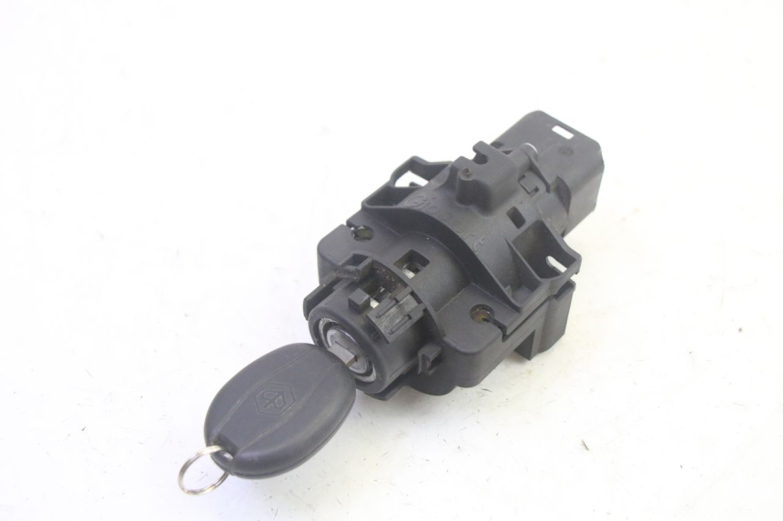 photo de ZESTAW ZAMKA I KLUCZYKA STACYJKI PIAGGIO MP3 HPE 350 (2018 - 2020) - Widok ogólny