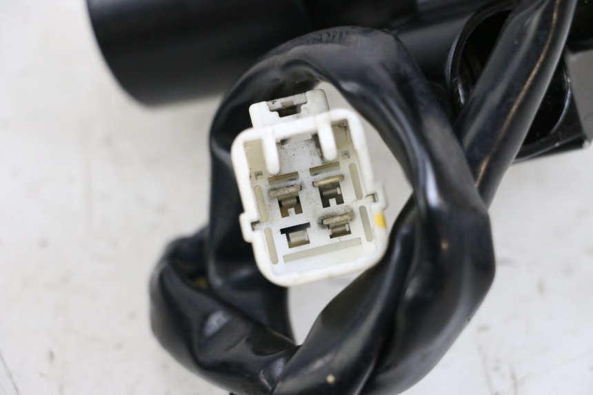 photo de ZESTAW ZAMKA I KLUCZYKA NEIMAN KAWASAKI NINJA 400 (2018 - 2023) - Zbliżenie techniczne