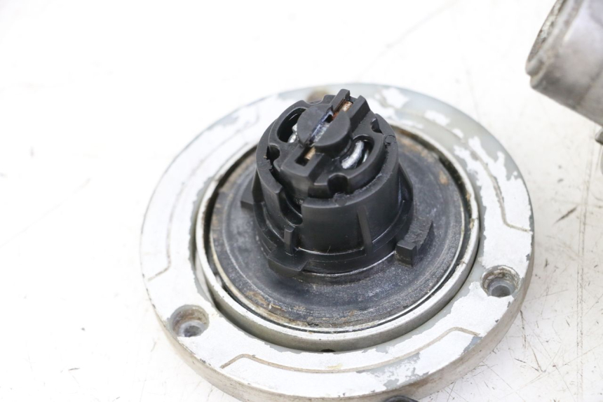 photo de ZESTAW ZAMKA I KLUCZYKA NEIMAN PEUGEOT SPEEDFIGHT 3 LC 2T 50 (2009 - 2015) - Zbliżenie techniczne