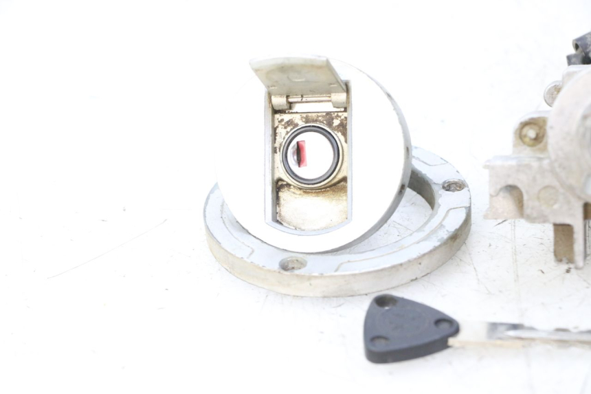 photo de ZESTAW ZAMKA I KLUCZYKA NEIMAN PEUGEOT SPEEDFIGHT 3 LC 2T 50 (2009 - 2015) - Stan powierzchni