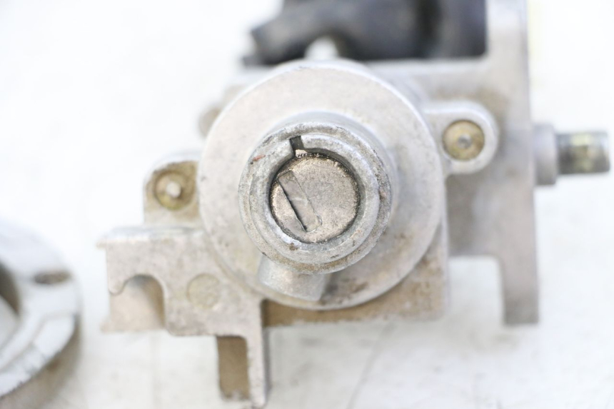 photo de ZESTAW ZAMKA I KLUCZYKA NEIMAN PEUGEOT SPEEDFIGHT 3 LC 2T 50 (2009 - 2015) - Część sprawdzona