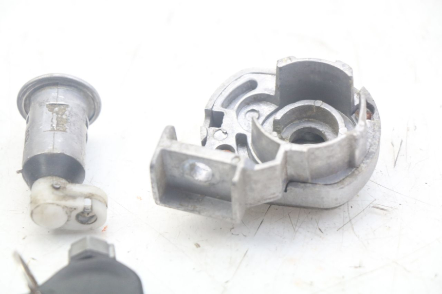 photo de ZESTAW ZAMKA I KLUCZYKA NEIMAN DOLPHIN PYGMY 1 (2020 - 2024) - Szczegół części