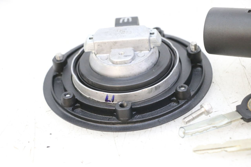 photo de ZESTAW ZAMKA I KLUCZYKA NEIMAN ROYAL ENFIELD SCRAM 411 (2022 - 2024) - Inny kąt widzenia