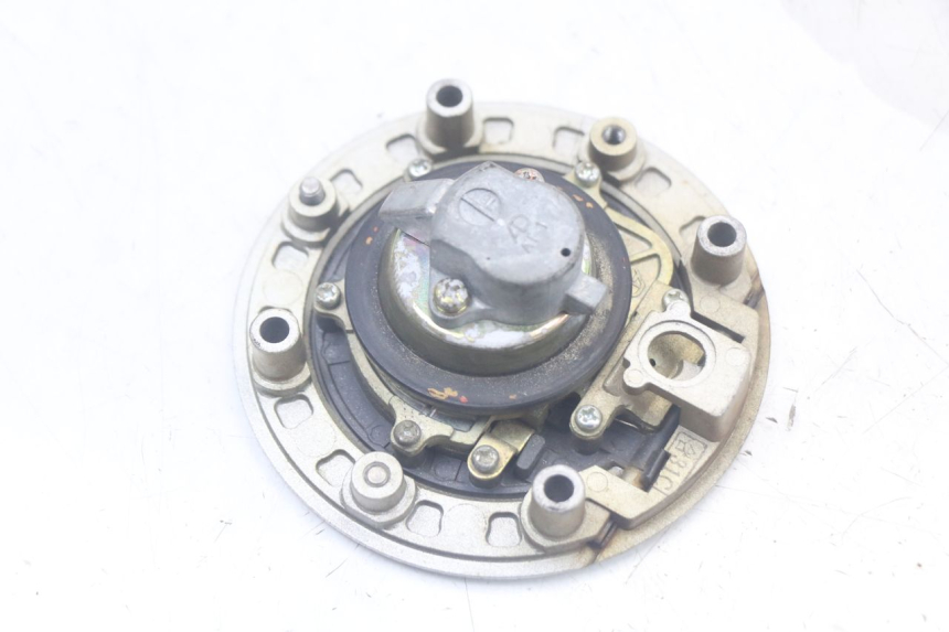 photo de ZESTAW ZAMKA I KLUCZYKA NEIMAN SUZUKI SV N 650 (1999 - 2002) - Zbliżenie komponentów