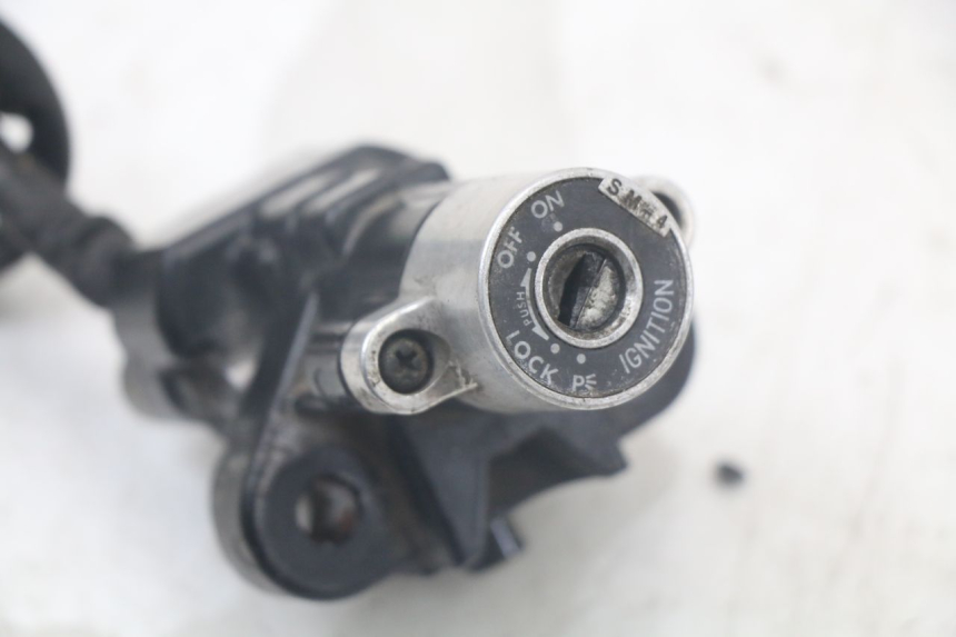 photo de ZESTAW ZAMKA I KLUCZYKA NEIMAN SUZUKI SV N 650 (1999 - 2002) - Widok ogólny