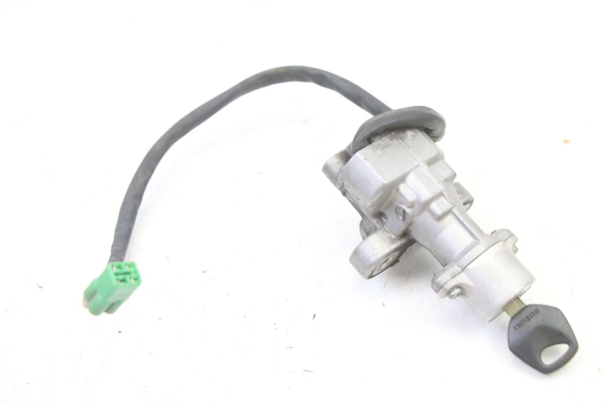 photo de ZESTAW ZAMKA I KLUCZYKA STACYJKI SUZUKI SV S 650 (2003 - 2009) - Zbliżenie techniczne