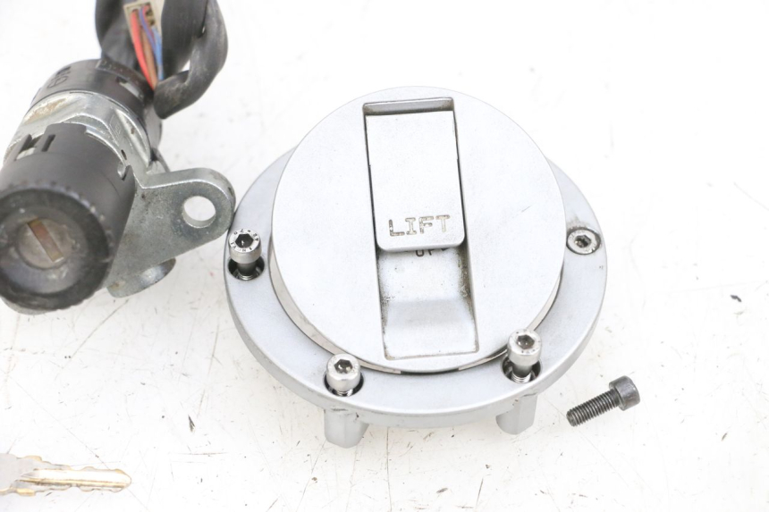 photo de ZESTAW ZAMKA I KLUCZYKA NEIMAN YAMAHA TZR 50 (2008 - 2016) - Część sprawdzona