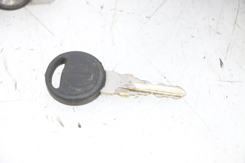 photo de ZESTAW ZAMKA I KLUCZYKA NEIMAN YAMAHA TZR 50 (2008 - 2016) - Oznaczenia i referencje