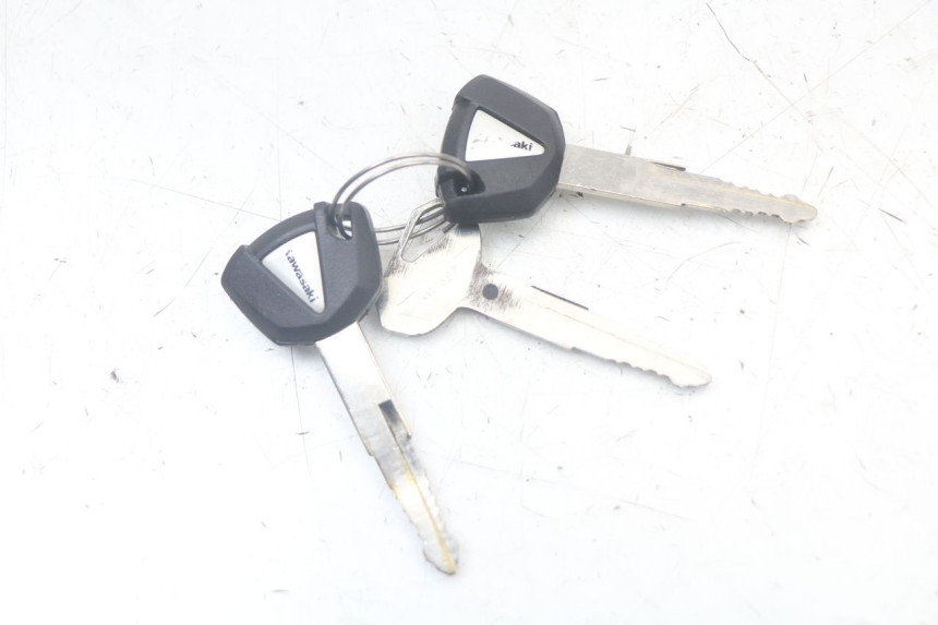 photo de ZESTAW ZAMKA I KLUCZYKA STACYJKI KAWASAKI VERSYS ABS 650 (2015 - 2018) - Zoom stanu zużycia