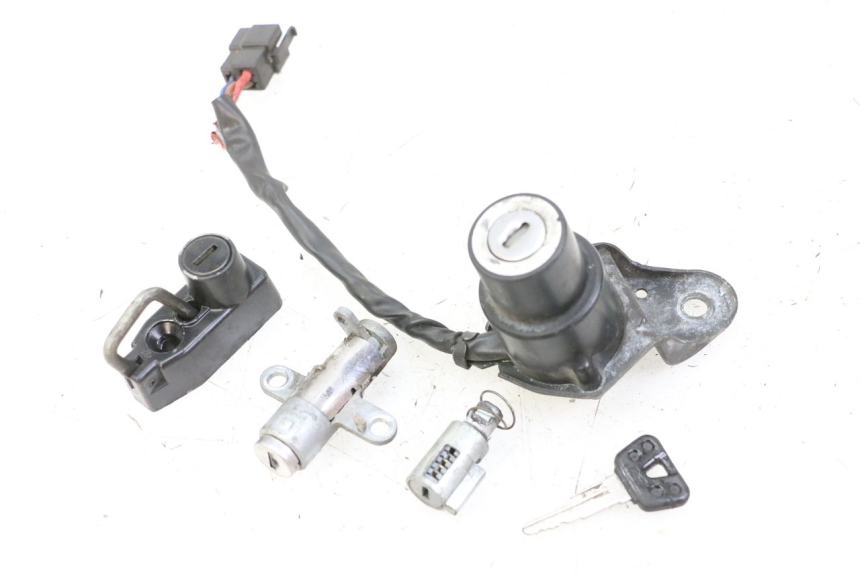 photo de ZESTAW ZAMKA I KLUCZYKA NEIMAN YAMAHA XV VIRAGO 535 (1988 - 2004) - Widok główny