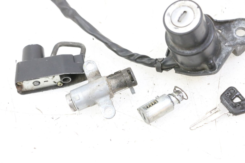 photo de ZESTAW ZAMKA I KLUCZYKA NEIMAN YAMAHA XV VIRAGO 535 (1988 - 2004) - Szczegół części