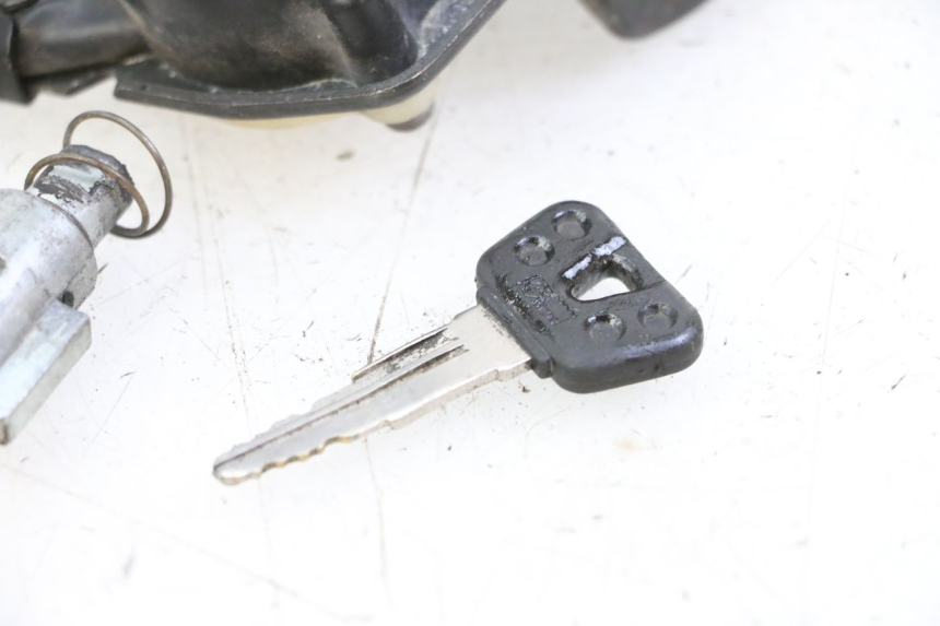 photo de ZESTAW ZAMKA I KLUCZYKA NEIMAN YAMAHA XV VIRAGO 535 (1988 - 2004) - Widok produktu