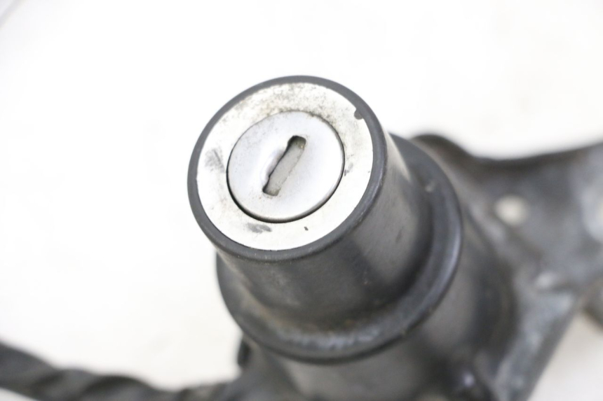 photo de ZESTAW ZAMKA I KLUCZYKA NEIMAN YAMAHA XV VIRAGO 535 (1988 - 2004) - Zoom stanu zużycia