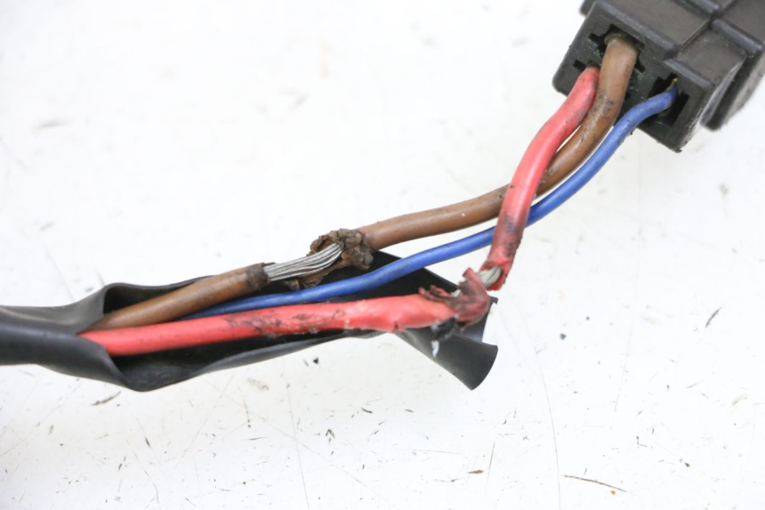 photo de ZESTAW ZAMKA I KLUCZYKA NEIMAN YAMAHA XV VIRAGO 535 (1988 - 2004) - Inny kąt widzenia