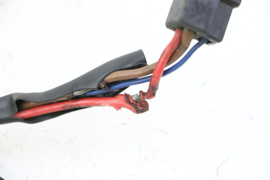 photo de ZESTAW ZAMKA I KLUCZYKA NEIMAN YAMAHA XV VIRAGO 535 (1988 - 2004) - Zbliżenie techniczne