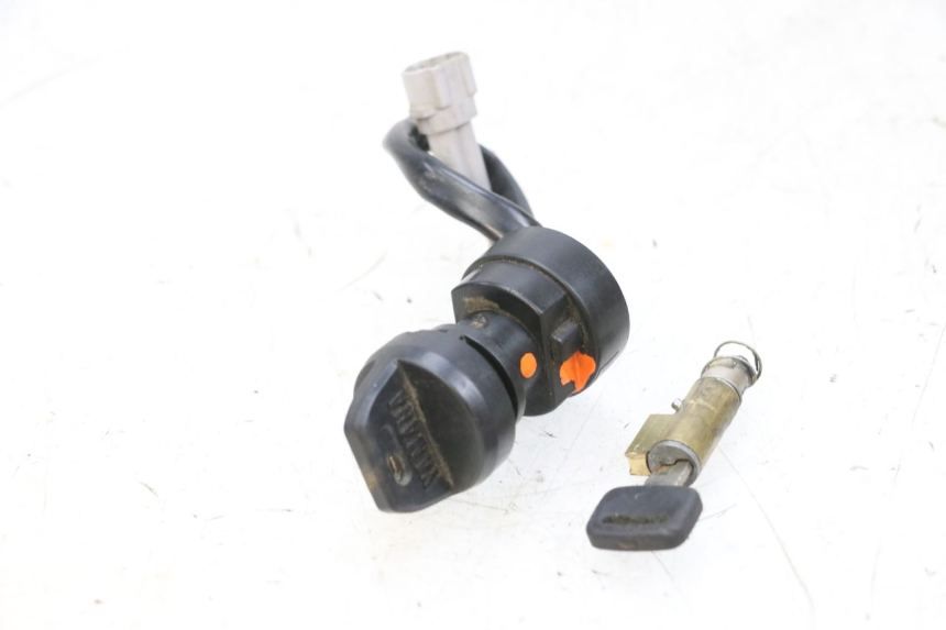 photo de ZESTAW ZAMKA I KLUCZYKA NEIMAN YAMAHA YFM R RAPTOR 250 (2008 - 2014) - Inny kąt widzenia