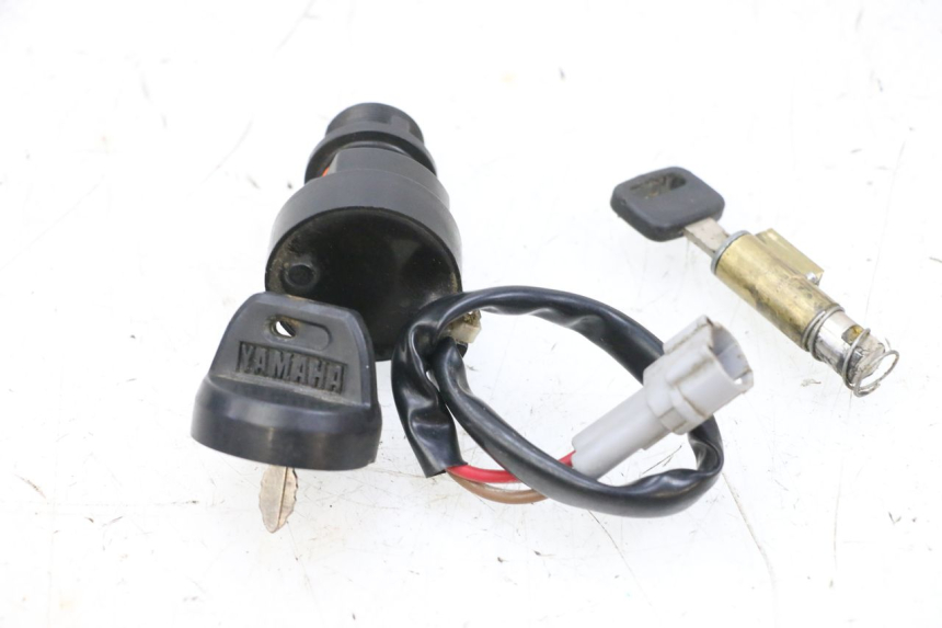 photo de ZESTAW ZAMKA I KLUCZYKA NEIMAN YAMAHA YFM R RAPTOR 250 (2008 - 2014) - Zbliżenie techniczne