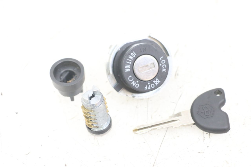 photo de ZESTAW ZAMKA I KLUCZYKA NEIMAN PIAGGIO ZIP 2T 50 (2009 - 2019) - Szczegół części
