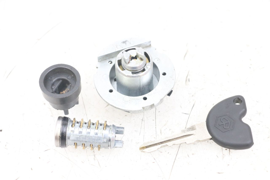 photo de ZESTAW ZAMKA I KLUCZYKA NEIMAN PIAGGIO ZIP 2T 50 (2009 - 2019) - Zoom stanu zużycia