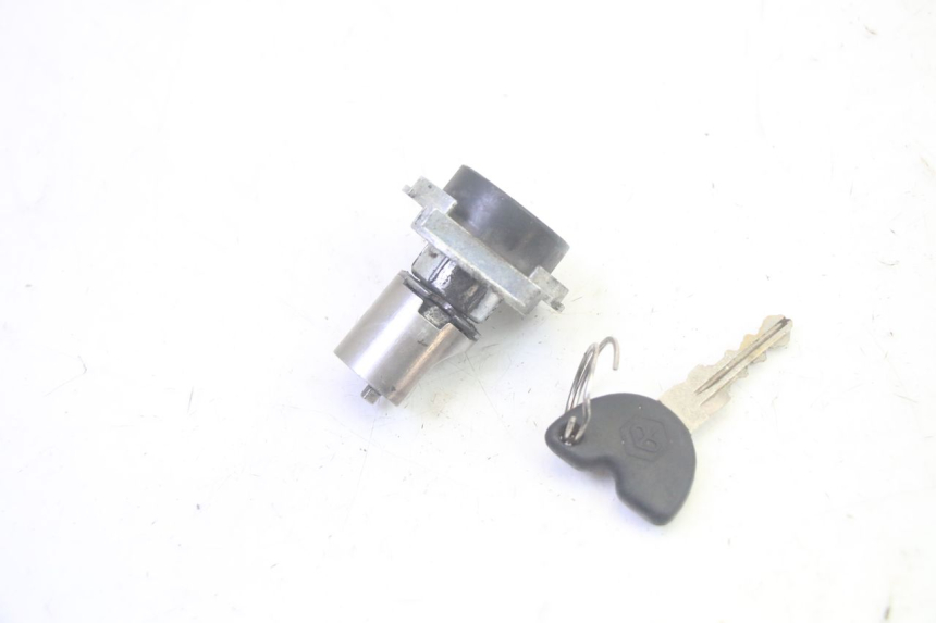 photo de ZESTAW ZAMKA I KLUCZYKA NEIMAN PIAGGIO ZIP 4T 50 (2018 - 2020) - Widok ogólny