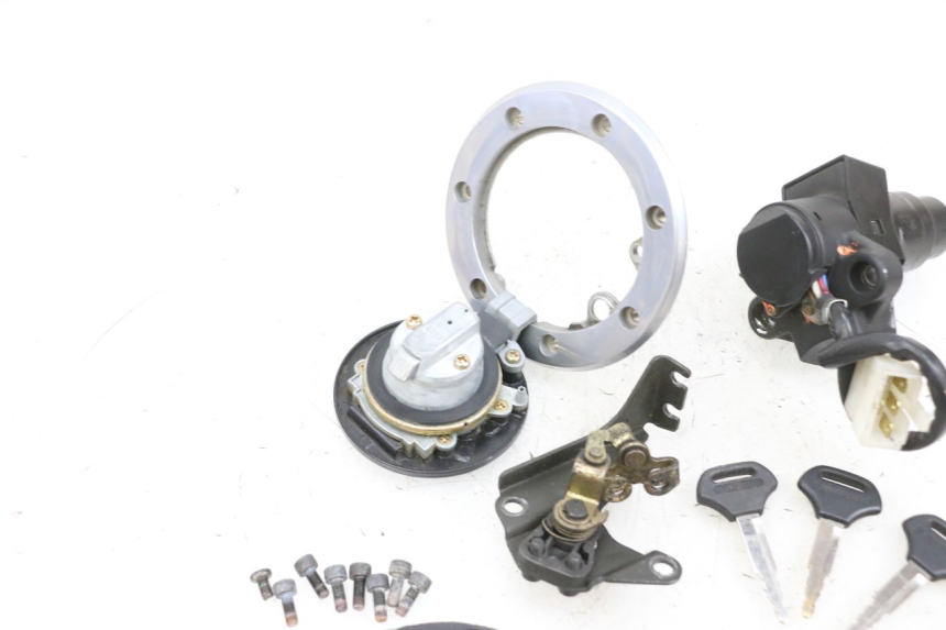 photo de ZESTAW ZAMKA I KLUCZYKA NEIMAN KAWASAKI ZR 7 750 (1999 - 2004) - Widok ogólny