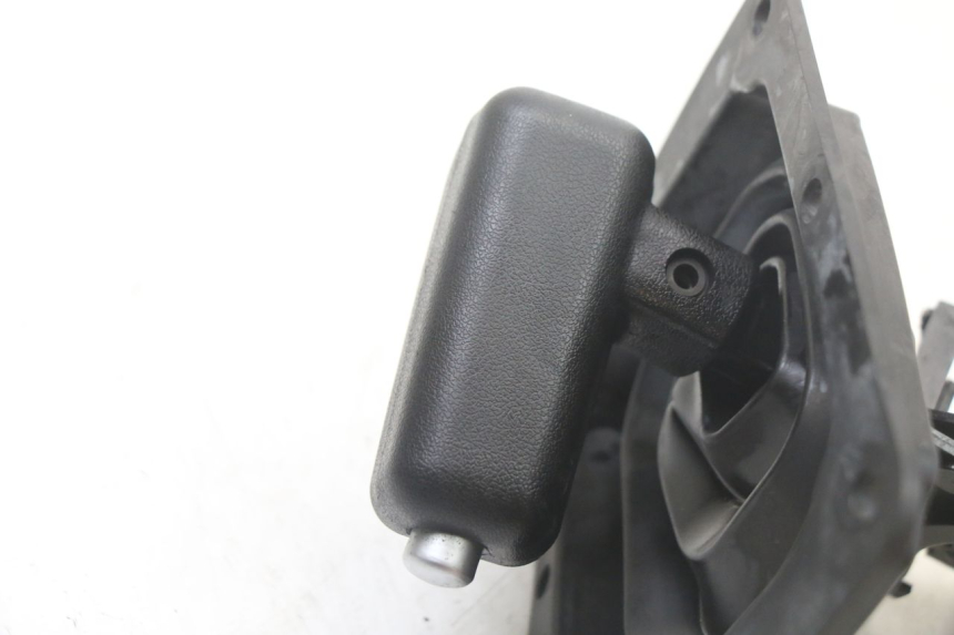 photo de DŹWIGNIA HAMULCA POSTOJOWEGO KYMCO XCITING 500 (2007 - 2010) - Zbliżenie techniczne