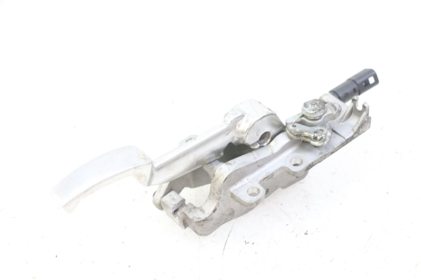 photo de DŹWIGNIA HAMULCA POSTOJOWEGO PIAGGIO MP3 LT 300 (2010 - 2016) - Zbliżenie techniczne