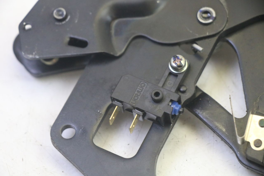 photo de DŹWIGNIA HAMULCA POSTOJOWEGO YAMAHA TRICITY 300 (2020 - 2024) - Zoom stanu zużycia