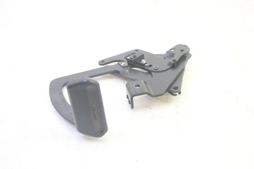 photo de DŹWIGNIA HAMULCA POSTOJOWEGO YAMAHA TRICITY 300 (2020 - 2024) - Zbliżenie techniczne