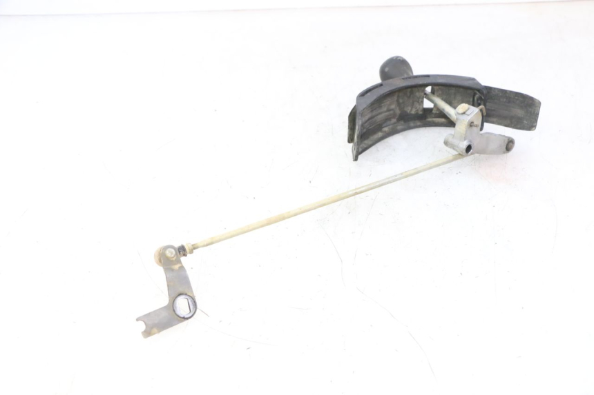 photo de DŹWIGNIA ZMIANY BIEGÓW YAMAHA YFM GRIZZLY 550 (2008 - 2015) - Zbliżenie techniczne