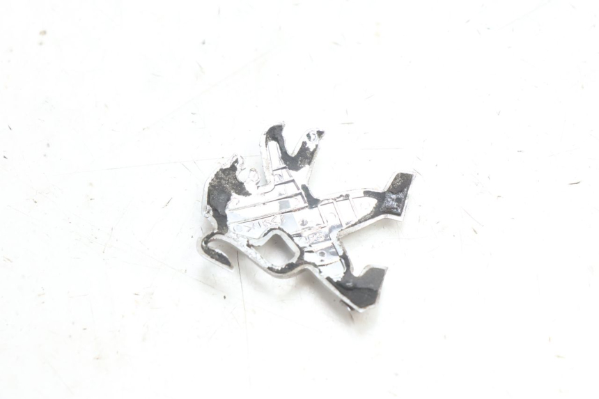 photo de LOGO MARKI PEUGEOT KISBEE 2T 50 (2010 - 2017) - Zoom stanu zużycia